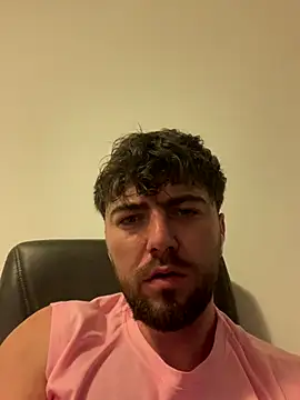 Snapshot of MasterRaylei1 chatting on 12/21/25, 02:46 MasterRaylei1 online show from 12/21/25, 02:46