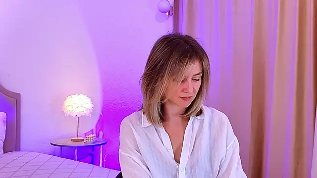 EmeraldGlow online show from 02/08/26, 03:04