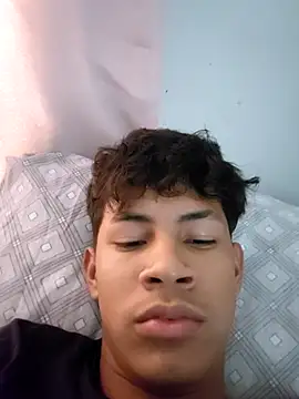 Snapshot of san_tti08 chatting on 12/21/25, 06:15 san tti08 online show from 12/21/25, 06:15