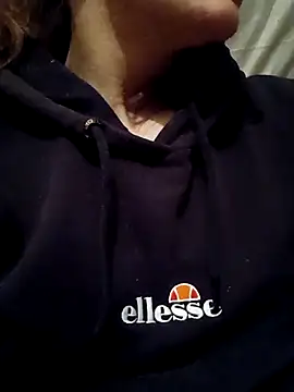 Snapshot of BimBamBum23 chatting on 12/22/25, 09:12 BimBamBum23 online show from 12/22/25, 09:12