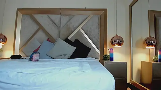 ElenaWatsonn online show from 03/30/26, 08:10