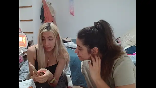 BarbieBlondieGirl online show from 01/11/26, 11:32