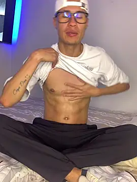 Snapshot of Latin_Paisa_Boy chatting on 01/10/26, 02:46 Latin Paisa Boy online show from 01/10/26, 02:46