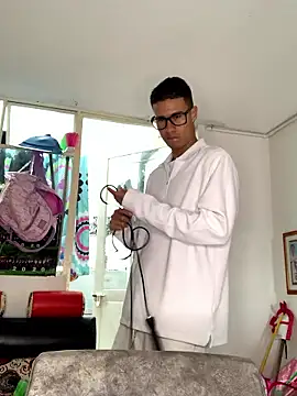 Snapshot of Latin_Paisa_Boy chatting on 01/12/26, 08:03 Latin Paisa Boy online show from 01/12/26, 08:03