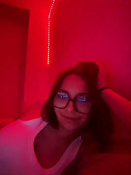 Snapshot of ellaaaaaaa69 chatting on 12/21/25, 11:23 ellaaaaaaa69 online show from 12/21/25, 11:23