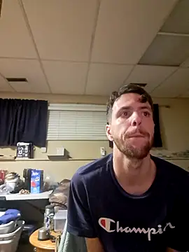 Snapshot of HungGuy1999 chatting on 12/22/25, 04:42 HungGuy1999 online show from 12/22/25, 04:42