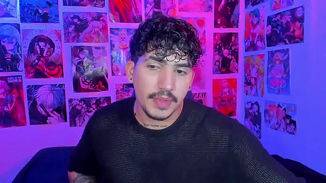 Snapshot of Zeref- chatting on 12/22/25, 10:34 Zeref- online show from 12/22/25, 10:34