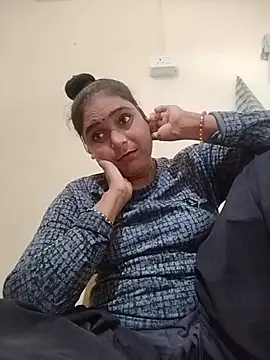 Snapshot of Anjli_hot44A chatting on 07/08/26, 08:30 Anjli hot44A online show from 07/08/26, 08:30