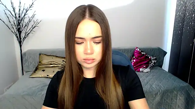 Snapshot of heiley_love chatting on 01/06/26, 10:52 heiley love online show from 01/06/26, 10:52