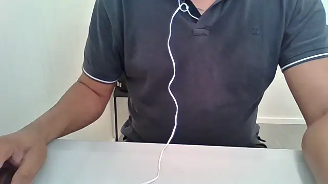 Snapshot of Moreno_Casado_Safado chatting on 06/24/26, 11:09 Moreno Casado Safado online show from 06/24/26, 11:09