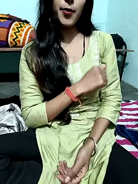 Snapshot of Yours-Zeenat chatting on 01/10/26, 01:02 Yours-Zeenat online show from 01/10/26, 01:02