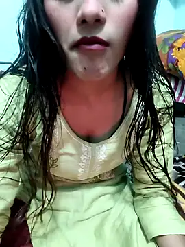 Snapshot of Yours-Zeenat chatting on 01/14/26, 12:22 Yours-Zeenat online show from 01/14/26, 12:22