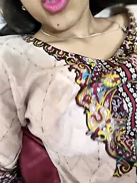 Yours-Zeenat online show from 04/25/26, 10:18