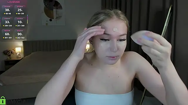 ChloeAlba online show from 04/22/26, 04:04