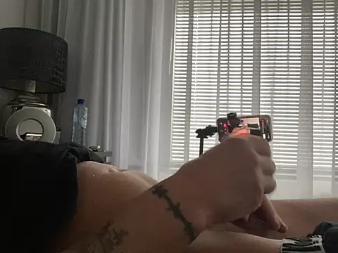 Snapshot of friemeldepiemel chatting on 02/13/26, 02:35 friemeldepiemel online show from 02/13/26, 02:35