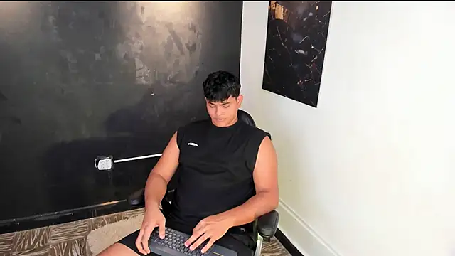 Snapshot of Nicole_and_thiago1 chatting on 02/19/26, 09:00 Nicole and thiago1 online show from 02/19/26, 09:00