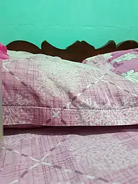 Snapshot of Puja_1230 chatting on 12/22/25, 06:16 Puja 1230 online show from 12/22/25, 06:16