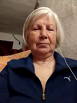 KlaudiaDarling online show from 04/18/26, 08:09