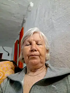 KlaudiaDarling online show from 05/14/26, 07:37