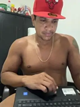 Snapshot of bigdick211292 chatting on 07/11/26, 03:20 bigdick211292 online show from 07/11/26, 03:20
