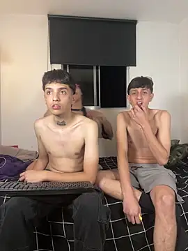 itselladoll online show from 02/22/26, 08:02