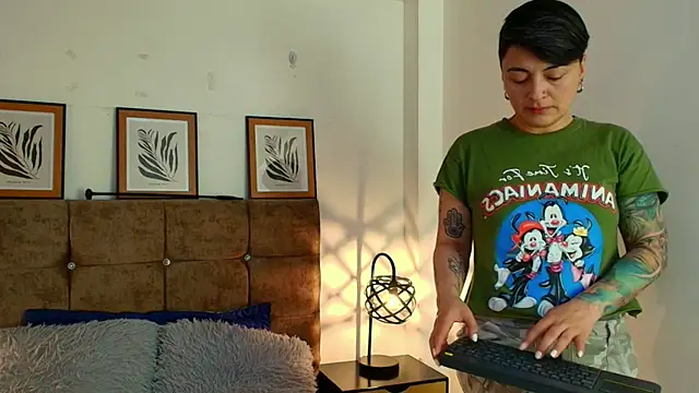 kat paradise online show from 04/05/26, 11:40