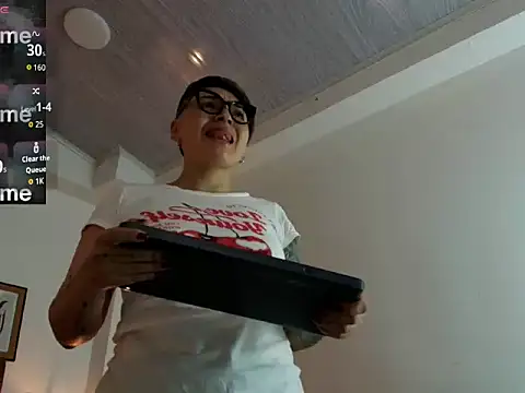 kat paradise online show from 06/02/26, 11:45