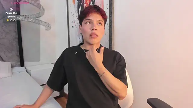 Snapshot of LittleZanee chatting on 01/15/26, 08:01 LittleZanee online show from 01/15/26, 08:01