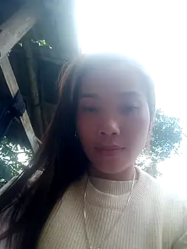 Snapshot of yeutinh00 chatting on 12/23/25, 05:49 yeutinh00 online show from 12/23/25, 05:49