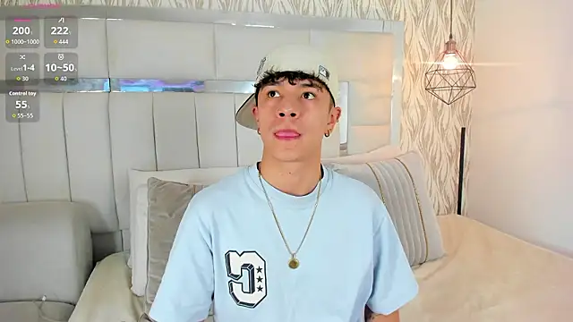 Snapshot of imxxjoel chatting on 02/23/26, 04:32 imxxjoel online show from 02/23/26, 04:32