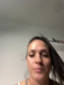 Snapshot of donatella07 chatting on 02/04/26, 02:39 donatella07 online show from 02/04/26, 02:39