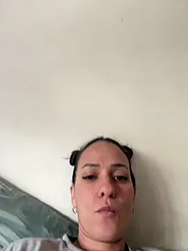 Snapshot of donatella07 chatting on 02/15/26, 04:47 donatella07 online show from 02/15/26, 04:47