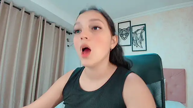 littlemolly walcott online show from 07/06/26, 12:51
