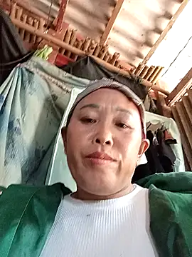 Snapshot of dakota-kis chatting on 12/23/25, 06:11 dakota-kis online show from 12/23/25, 06:11