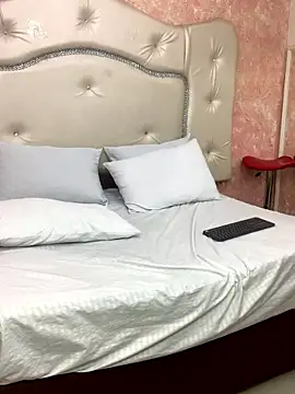 Snapshot of KarlyAndDavey chatting on 01/12/26, 07:41 KarlyAndDavey online show from 01/12/26, 07:41