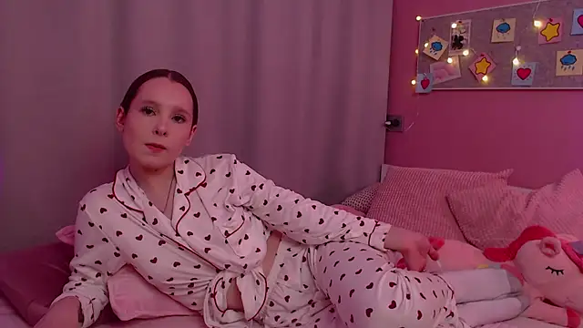 Haya Harareet online show from 04/09/26, 07:36