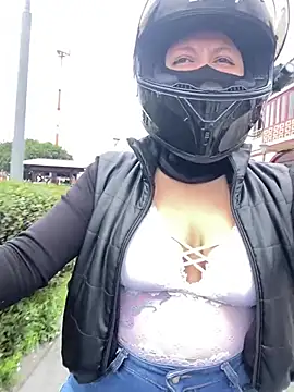 Scarlet auraa online show from 02/05/26, 07:29