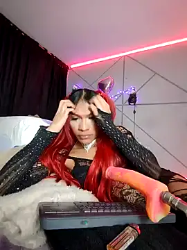 Isis Hot   online show from 03/19/26, 11:47