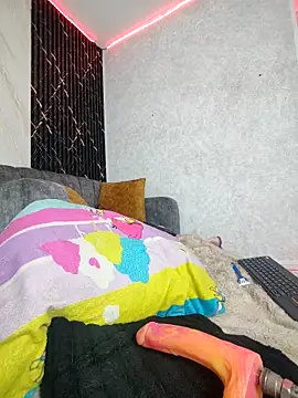 Isis Hot   online show from 03/27/26, 11:43