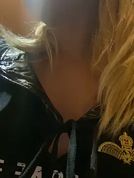 Snapshot of FoxxyFoxx chatting on 03/11/26, 08:15 FoxxyFoxx online show from 03/11/26, 08:15