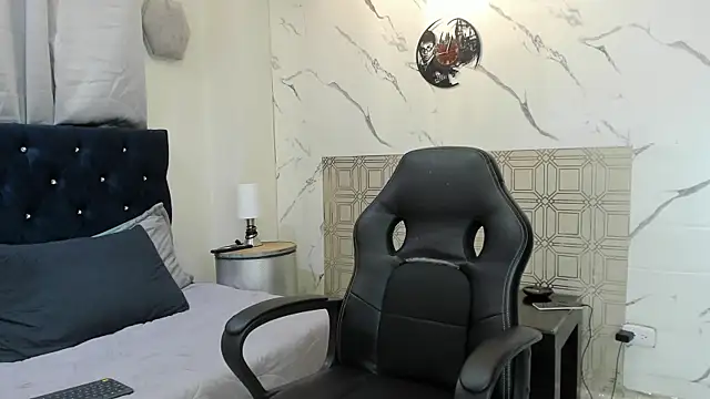 asher lux online show from 04/07/26, 07:58