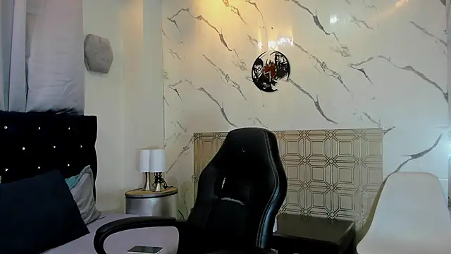 asher lux online show from 04/15/26, 08:31