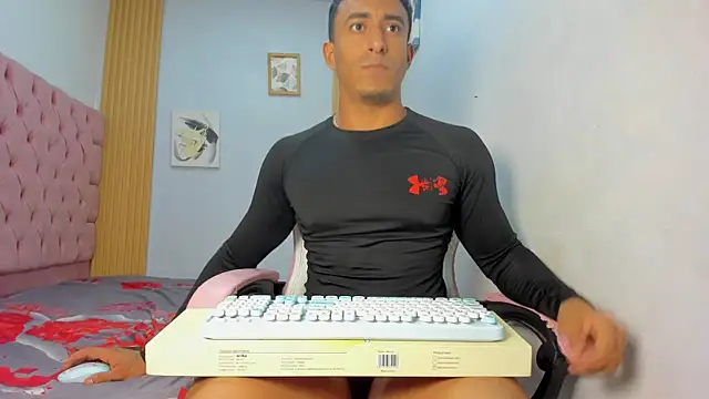 Snapshot of axelsavage042 chatting on 01/05/26, 08:12 axelsavage042 online show from 01/05/26, 08:12