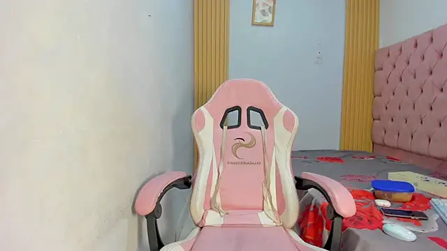 Snapshot of axelsavage042 chatting on 01/13/26, 08:03 axelsavage042 online show from 01/13/26, 08:03