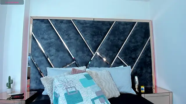 Chloe Connor online show from 02/03/26, 08:36