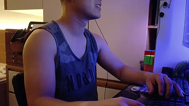 OnlyHand9x online show from 07/12/26, 03:58