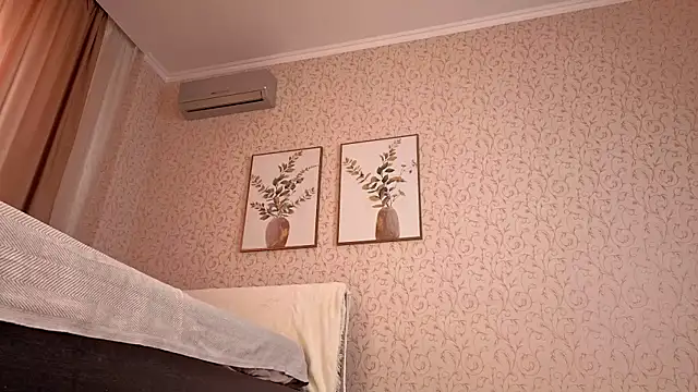 AveloriaLove online show from 03/22/26, 12:08