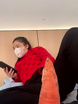 Faded pink online show from 01/13/26, 02:39