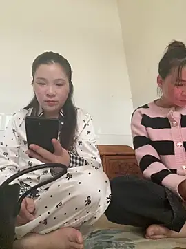 Snapshot of Faded_pink chatting on 03/15/26, 07:03 Faded pink online show from 03/15/26, 07:03