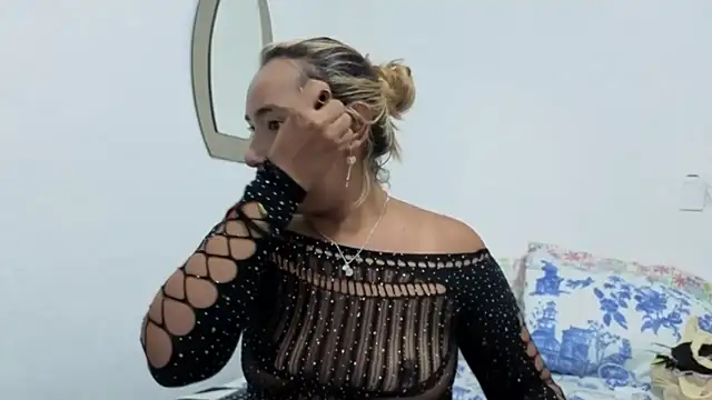 IsabelaAcosta online show from 05/02/26, 03:50